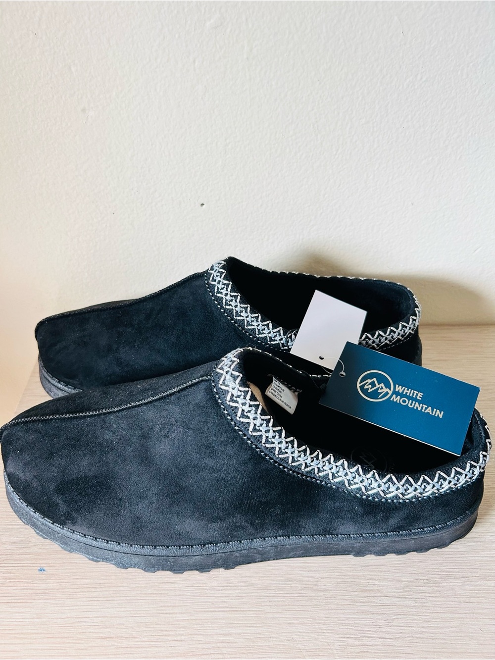 NWT White Mountain Men’s Black Suede Slip-On Slippers size 11